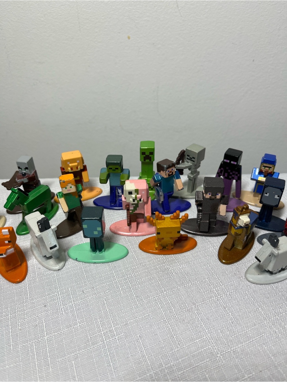 Jada Toys Minecraft Nano MetalFigs die-cast metal mini-figures. 25